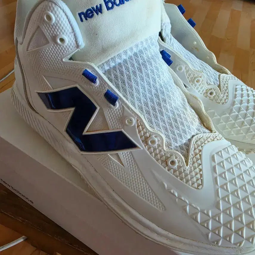 [BUNJANG] New Balance S01 Baseball Cleats White/Blue 285mm / 뉴발란스 S01 흰/파 야구화 285mm