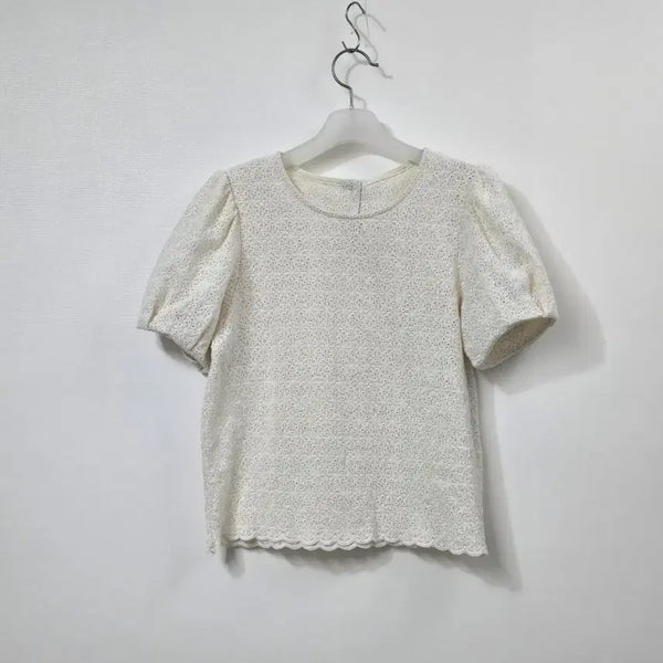 [BUNJANG] Embroidered Balloon Sleeve Blouse / 꽃자수 벌룬소매 블라우스