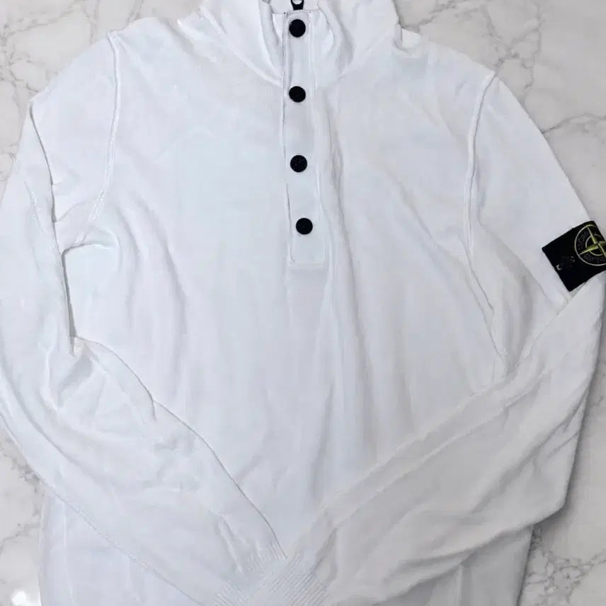 [BUNJANG] SUISLAND Half Zip-Up Knit / 스아일랜드 반집업 니트