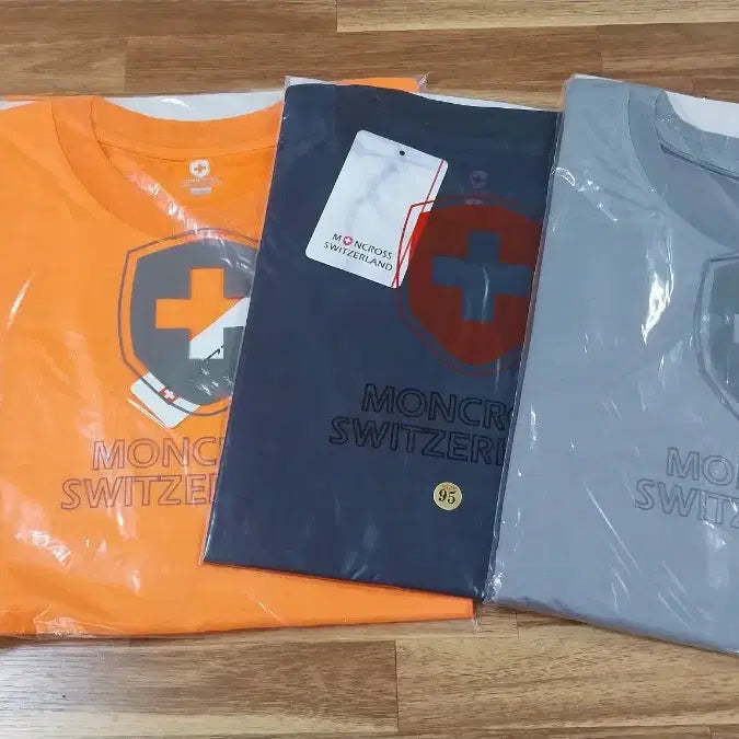 [BUNJANG] Moncross Swiss 4-Piece Short Sleeve T-Shirt Set / 몬크로스 스위스 반팔티 세트4중