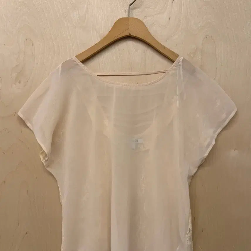 [BUNJANG] Forever21 Ivory Lace Backstrap Blouse / [빈티지] Forever21 아이보리 레이스 시스루 백스트랩 블라우스