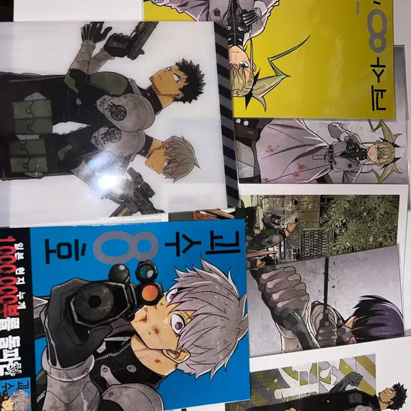 [BUNJANG] Kaiju No. 8 Volume 4 Special Edition Acrylic Diorama, First Press Postcard, and Glasses Cleaner Bundle / 괴수8호 4권 특전 호시나 아크릴 디오라마, 초판 특전 엽서, 안경 닦이 일괄 판매