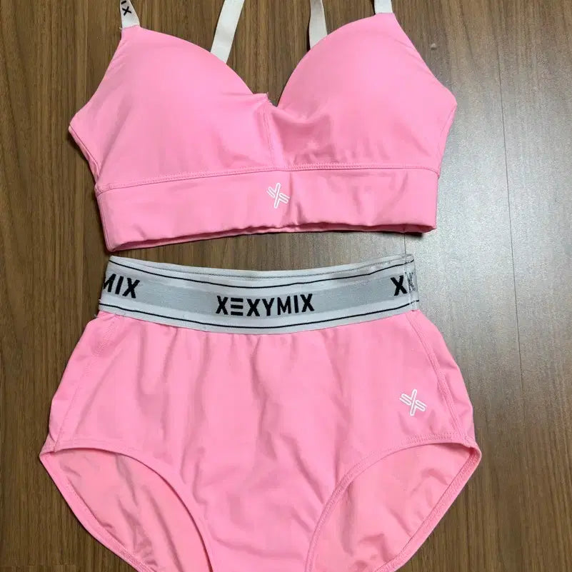 [BUNJANG] Xexymix Pink Sports Bra & Pants Set (Size S) / 젝시믹스 핑크 브라탑/팬츠 세트(사이즈 s)