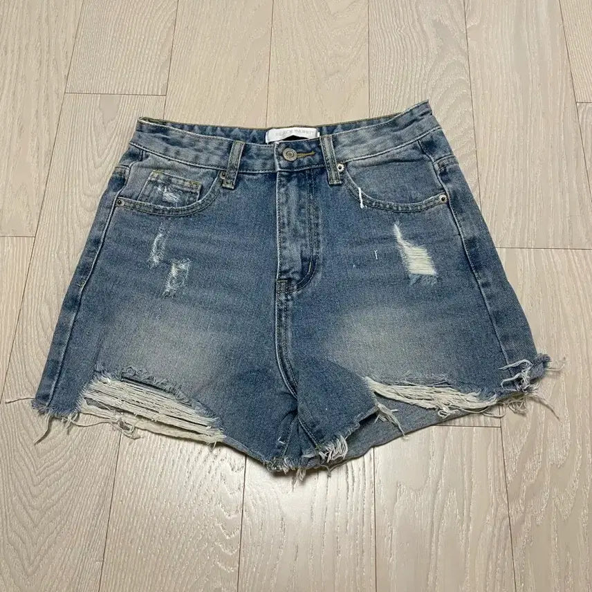 [BUNJANG] Black Rabbit Distressed Denim Shorts / Black Rabbit 블랙 레빗 디스트로이드 청바지 숏팬츠 찢청 컷팅 롤업 데님 반바지