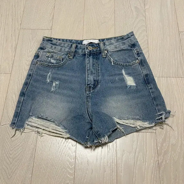 [BUNJANG] Black Rabbit Distressed Denim Shorts / Black Rabbit 블랙 레빗 디스트로이드 청바지 숏팬츠 찢청 컷팅 롤업 데님 반바지