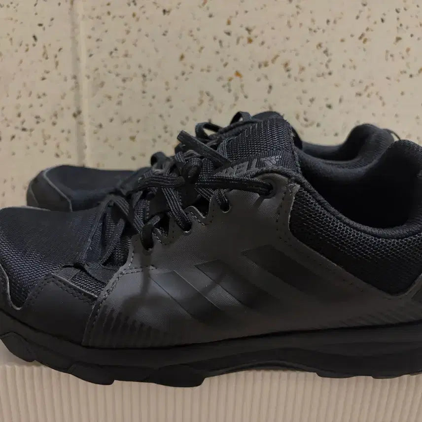 [BUNJANG] Adidas Terrex Trekkorocker Fabric Trail Running Shoes / 아디다스 테렉스 트레커록커 패브릭트레일 러닝화 260
