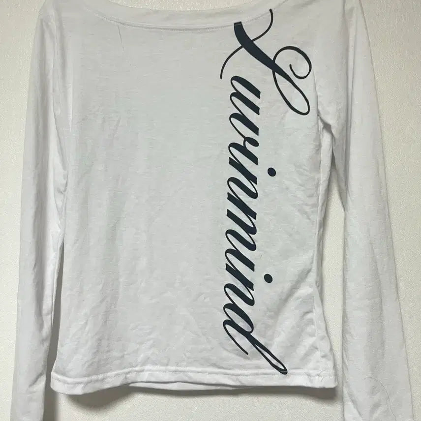 [BUNJANG] Off-Shoulder One-Shoulder Lettering Long Sleeve T-Shirt - White / 오프숄더 원숄더 레터링 딱붙긴팔티 화이트