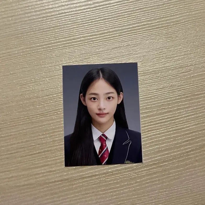 [BUNJANG] NewJeans Minji ID Photo / 뉴진스 민지 증사