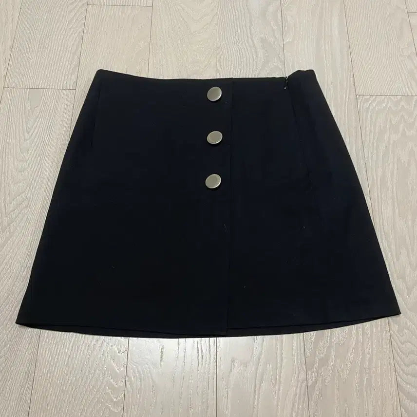 [BUNJANG] Modelbox Button Point Mini Skirt Black / Modelbox 모델박스 버튼 포인트 블랙 미니 스커트
