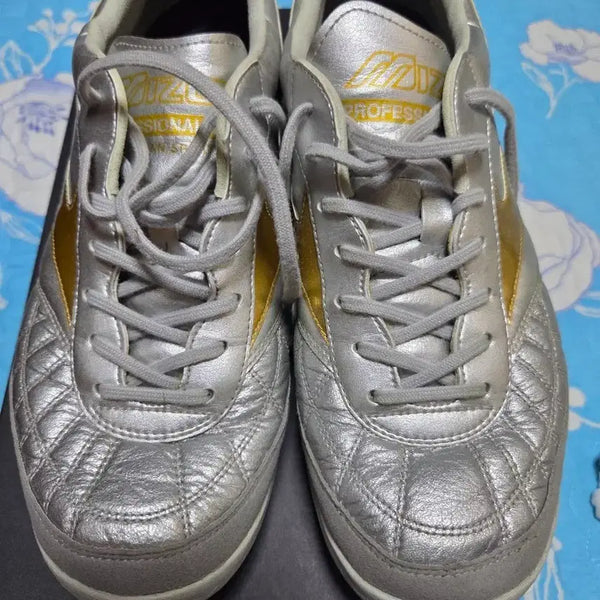[BUNJANG] Mizuno Morelia Sala Japan TF Futsal Shoes Silver/Gold 260mm / 미즈노 모렐리아 살라 재팬 풋살화  실버/골드 260팝니다