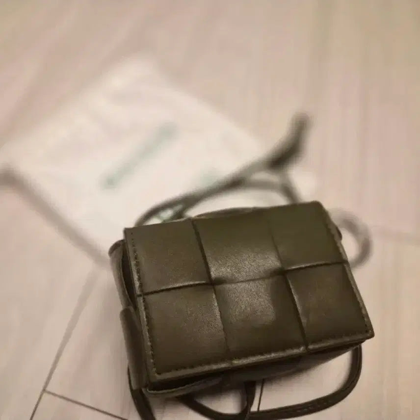 [BUNJANG] Bottega Veneta Intrecciato Calfskin Strap Case (Mud) / 보테가베네타 스트랩케이스(머드)