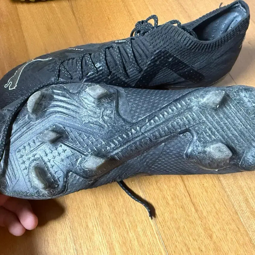 [BUNJANG] Puma Football Boots Size 240 / 퓨마 축구화 240