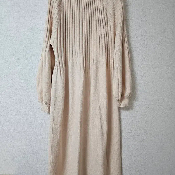 [BUNJANG] High-Quality Beige Pintuck Knit Long Dress / 고퀄 베이지색 핀턱 니트 롱원피스