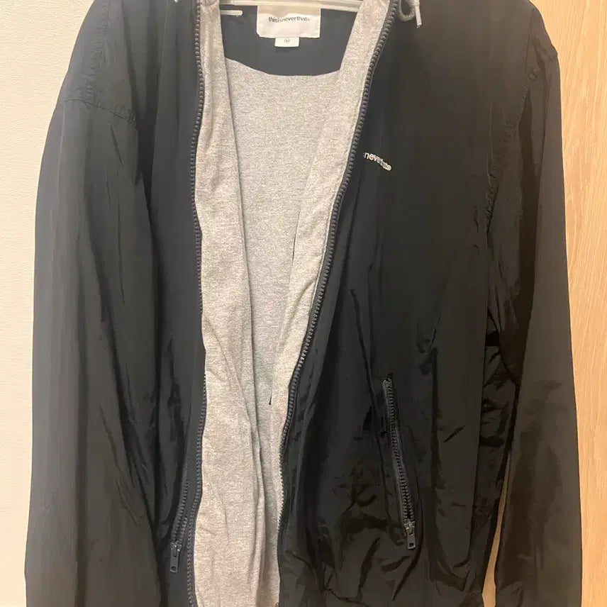 [BUNJANG] Thisisneverthat Hooded Windbreaker Black Unisex / 디스이즈네버댓 후드바람막이 블랙 남여공용