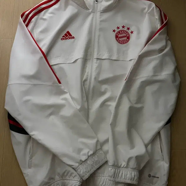 [BUNJANG] Adidas Bayern Munich 2022/2023 Season Presentation Jacket / 아디다스의 바이에른 뮌헨 2022/2023 시즌 프리젠테이션 자켓