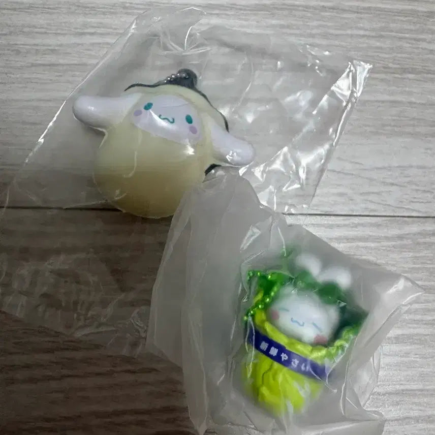 [BUNJANG] Cinnamoroll Gacha Cabbage & Oyster Keychain Set / 시나모롤 가챠 굴 말랑 배추 키링