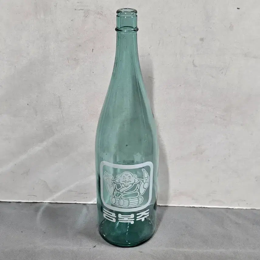 [BUNJANG] Geumbokju Soju Large Bottle 1.8L / 고전병 .옛날 소주병 1.8L의 금복주 소주 댓병