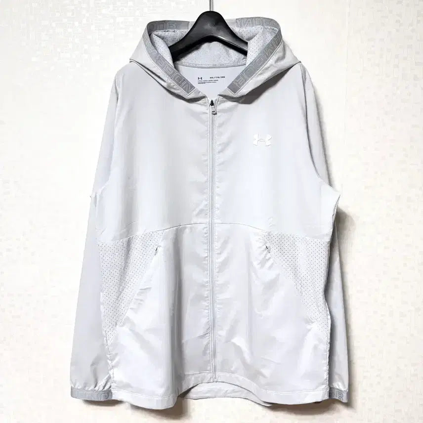 [BUNJANG] Under Armour Lightweight Zip-Up Windbreaker Jacket - Light Grey (XXL) / [2XL,110]언더아머 바람막이 집업 자켓 라이트그레이