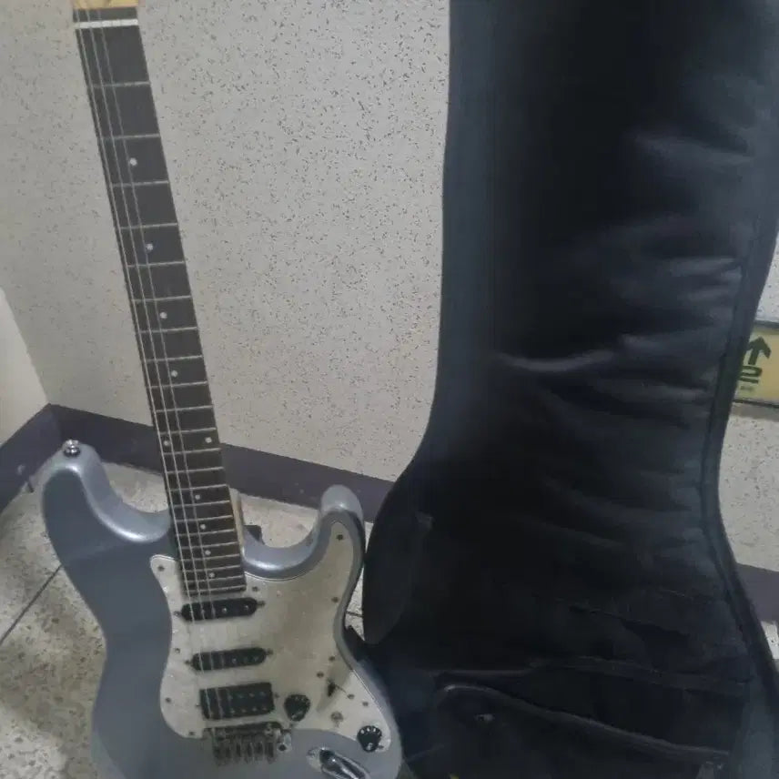 [BUNJANG] Volcan Studio Plus V Metal Electric Guitar / 볼캔 스튜디오 플러스V 메탈일렉기타