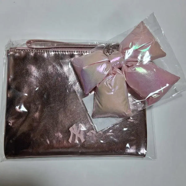 [BUNJANG] Banila Co. x MLB Metallic Pink Edition Pouch + Keychain Set (Sealed) / [미개봉] 바닐라코 엠엘비 메탈릭 핑크 에디션 파우치 + 키링