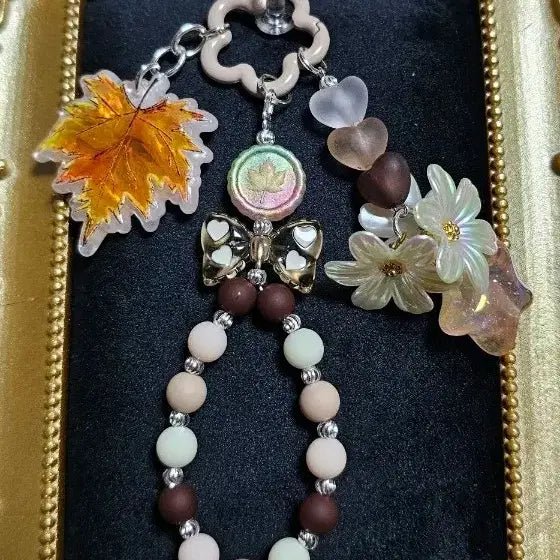 [BUNJANG] Autumn Maple Leaf Heart Flower Charm Keychain / 가을 신상 단풍 러블리 키링
