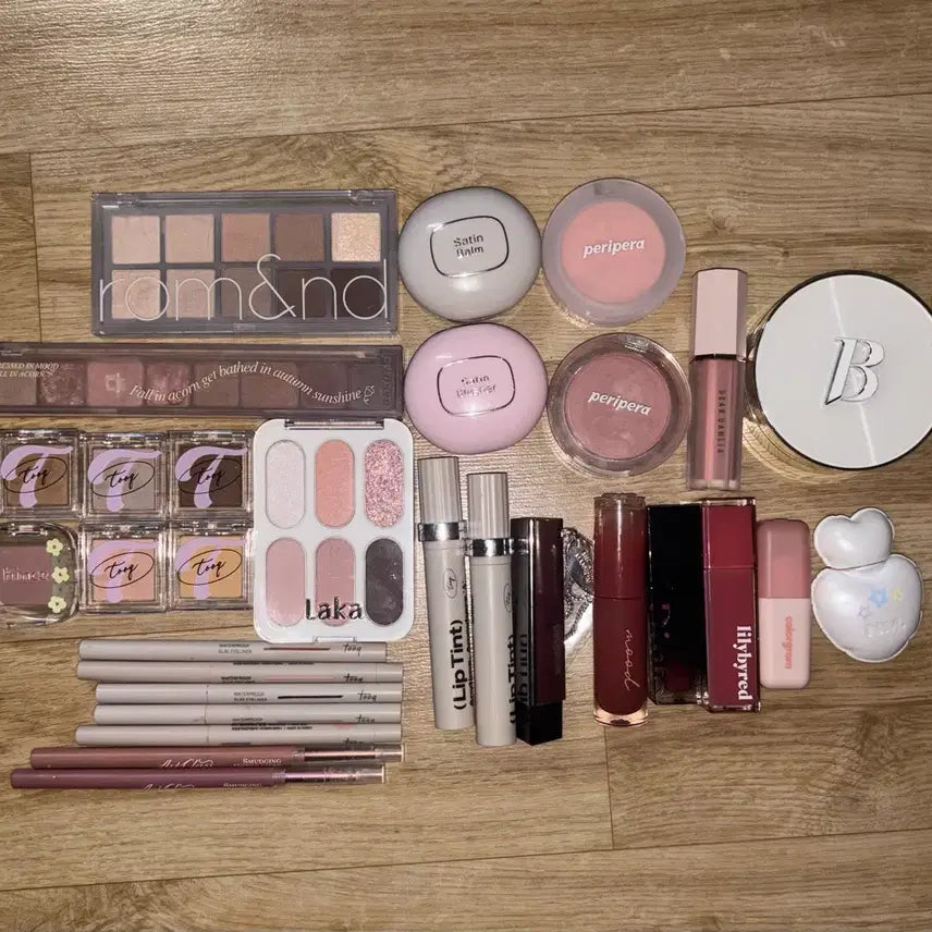 [BUNJANG] Peripera, Rom&nd, Lakura, Touche&Hince, Uncolored, Lilybyred Makeup Bundle / 화장품 일괄 판매