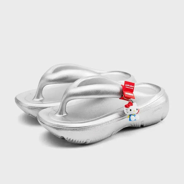 [BUNJANG] TonTon Plumpy Sanrio Hello Kitty Silver Flip-Flops 250 / [새상품] 토앤토 플럼피 산리오 헬로키티 실버 쪼리 250