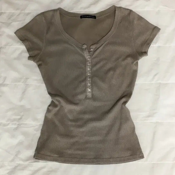 [BUNJANG] Brandy Melville Henry Neck Short Sleeve T-Shirt / 브랜디멜빌 헨리넥 반팔