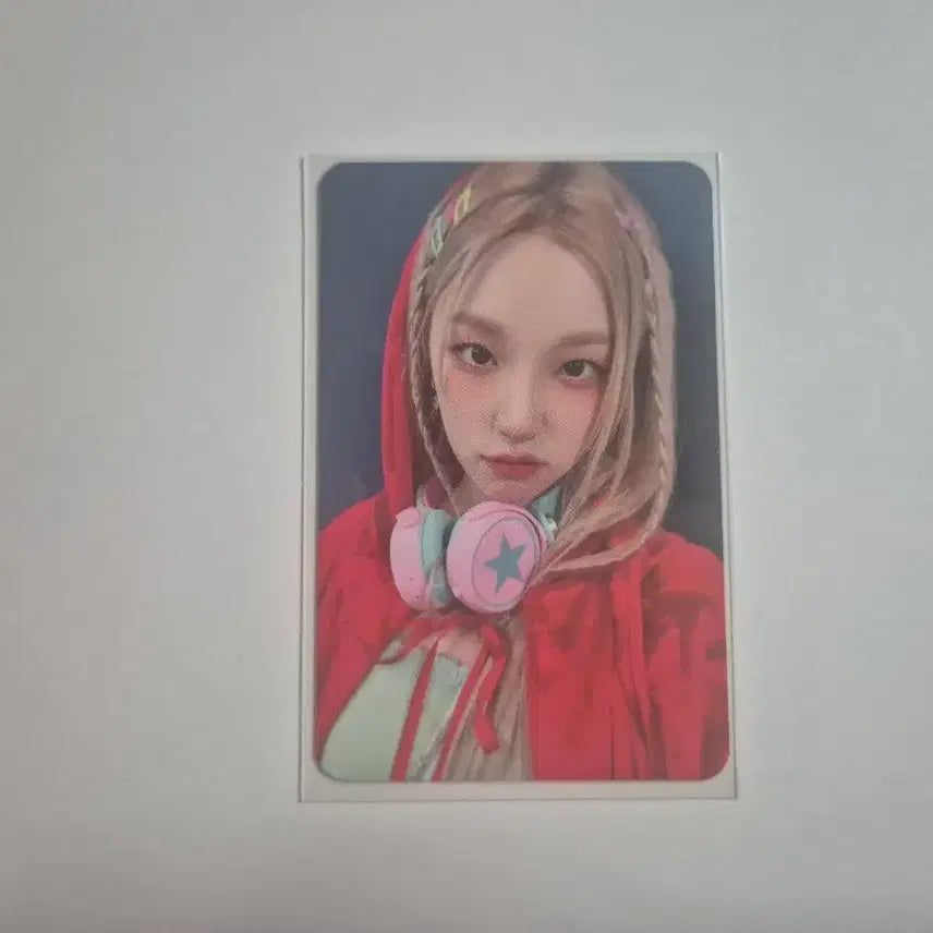 [BUNJANG] G)I-DLE Yuqi Red Riding Hood Photocard / 여자아이들 우기 빨간망토 포카