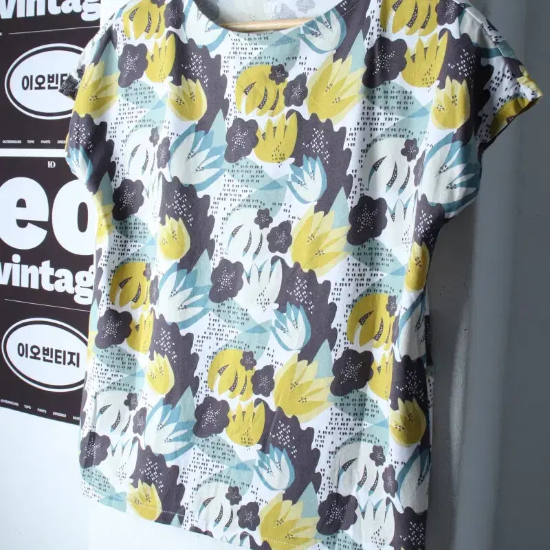 [BUNJANG] Uniqlo x Finlayson Collaboration Short Sleeve T-Shirt / W(M) 유니클로 반팔 티셔츠 핀레이슨 협업 반소매 한정판-H36926