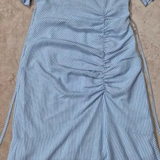 [BUNJANG] Blue Striped Wrap Dress with Square Neck and Puff Sleeves / 블루 스트라이프 원피스