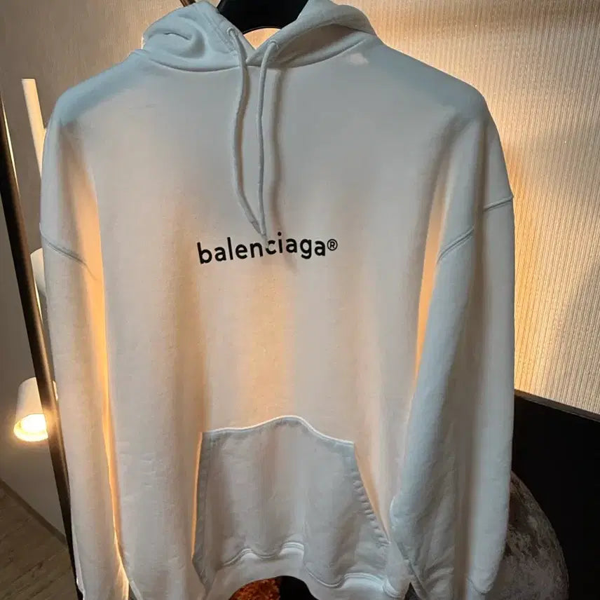 [BUNJANG] Balenciaga Logo Hoodie White / 발렌시아가 로고 후드티 화이트
