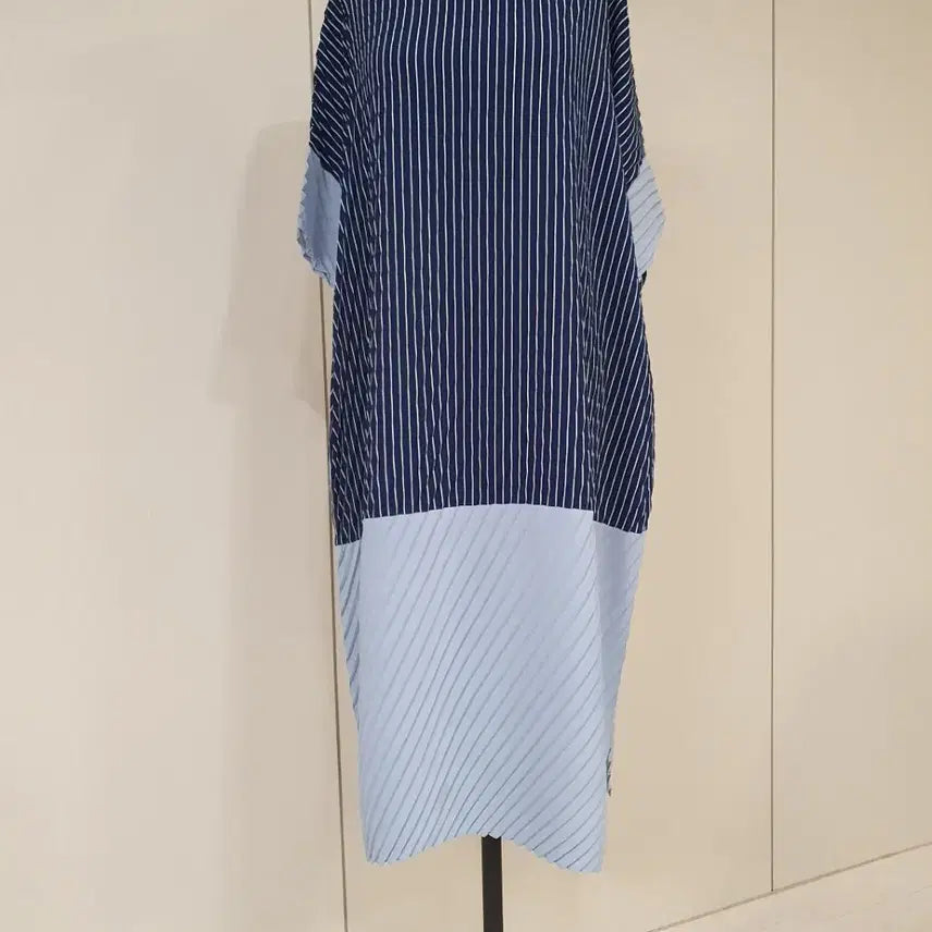 [BUNJANG] Pleated Stripe Colorblock Long Dress / 플리츠 스트라이프 배색 원피스