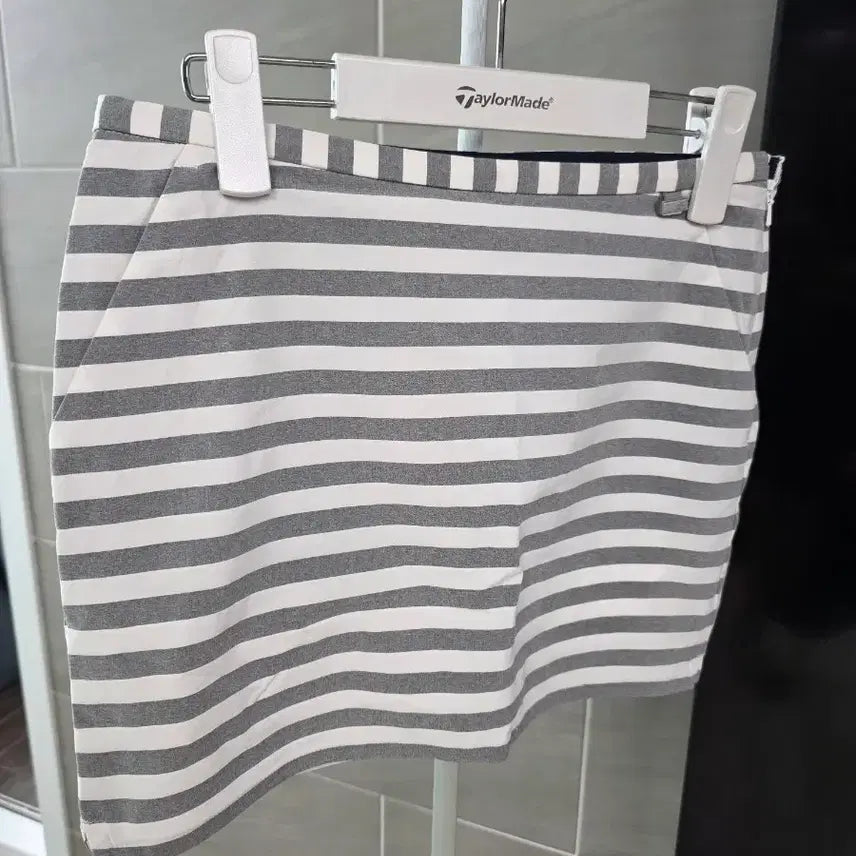 [BUNJANG] Adidas Golf Striped Skirt / 아디다스골프 스트라이프 스커트