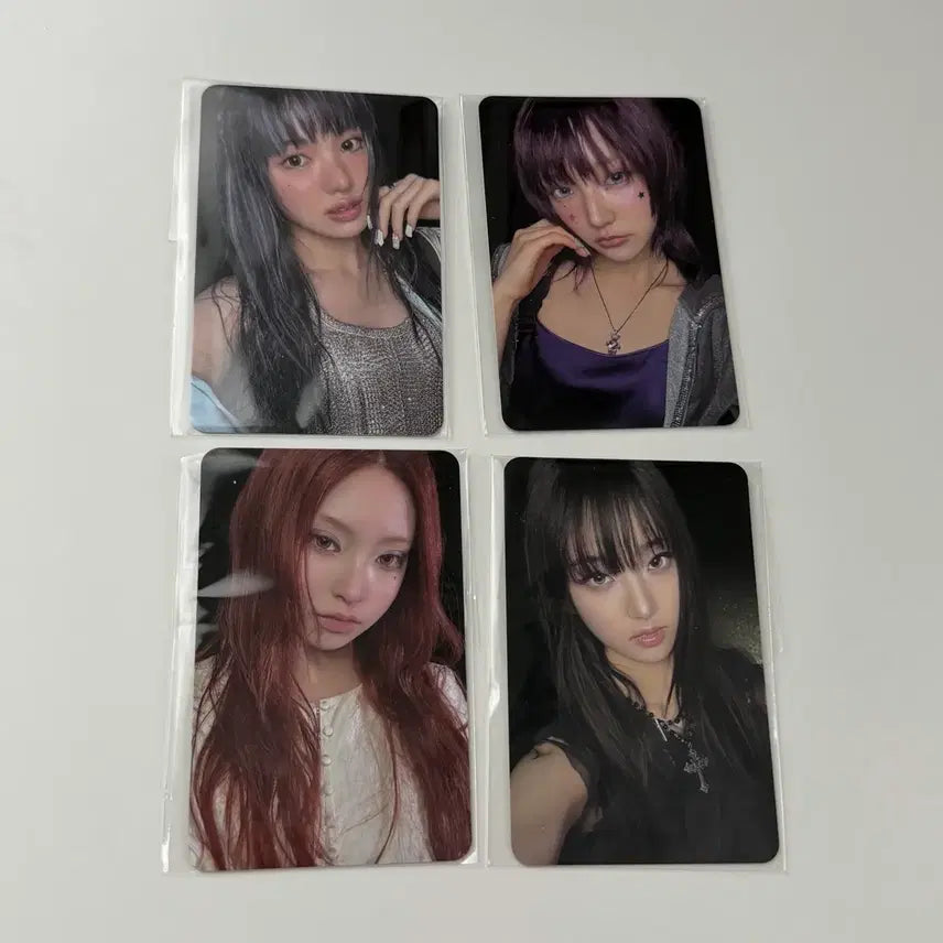 [BUNJANG] KiiiKiii Waikiki Official Photocard Bundle Set (4 pcs) / 키키 KiiiKiii 와이키키 공방포카 4장 일괄