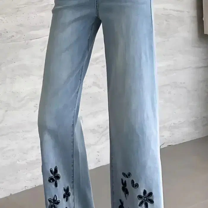 [BUNJANG] Bin Gallery Embroidered Wide Denim Pants / ㅡ빈갤러리 ㅡ자수펀칭 와드데님팬츠