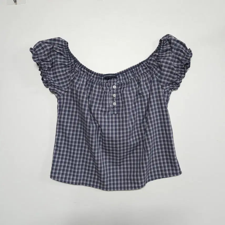 [BUNJANG] Brandy Melville Navy Check Puff Off-Shoulder Blouse / BRANDY MELVILLE 브랜디멜빌 [44~55] 네이비 체크 퍼프 오프숄더 블라우스