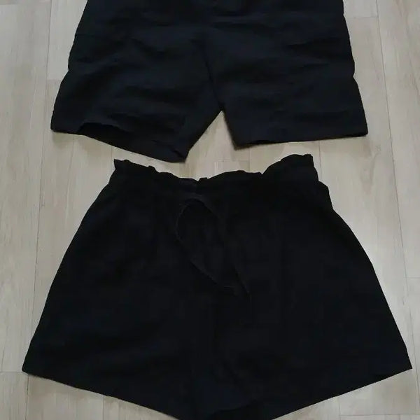 [BUNJANG] Uniqlo Unisex Shorts Bundle (2 pairs) / 여성의류 유니클로 반바지 2장 일괄이에요 남녀공용