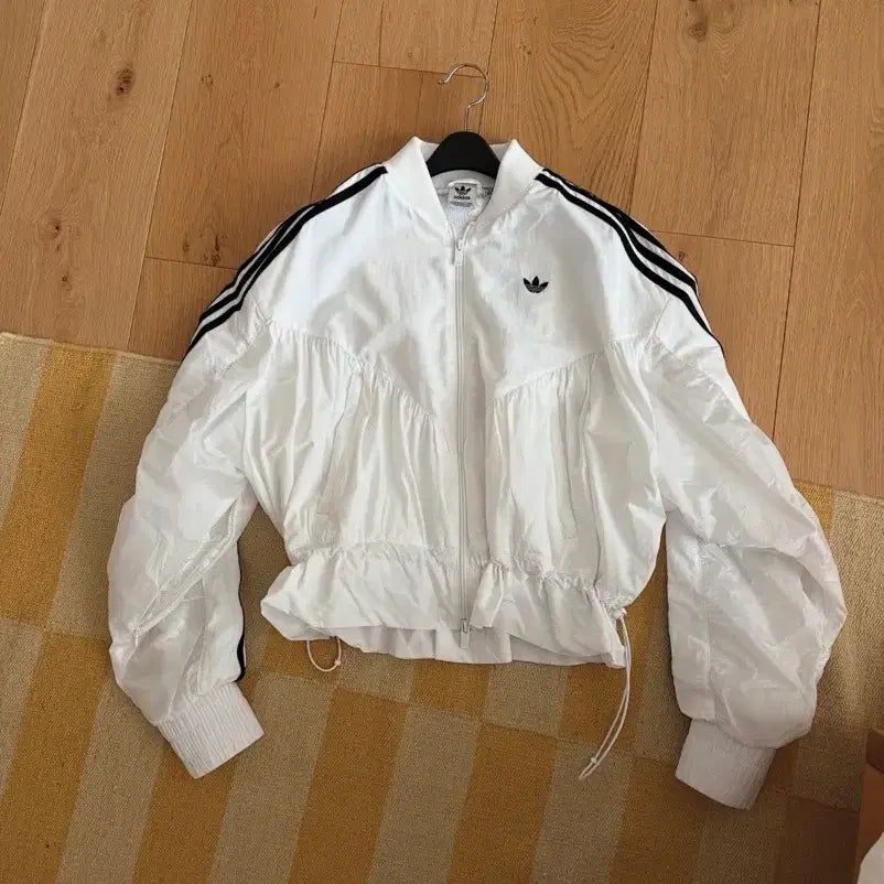 [BUNJANG] Adidas Three-Stripes Cropped Track Jacket White / 아디다스 삼선 크롭 트랙 자켓 화이트