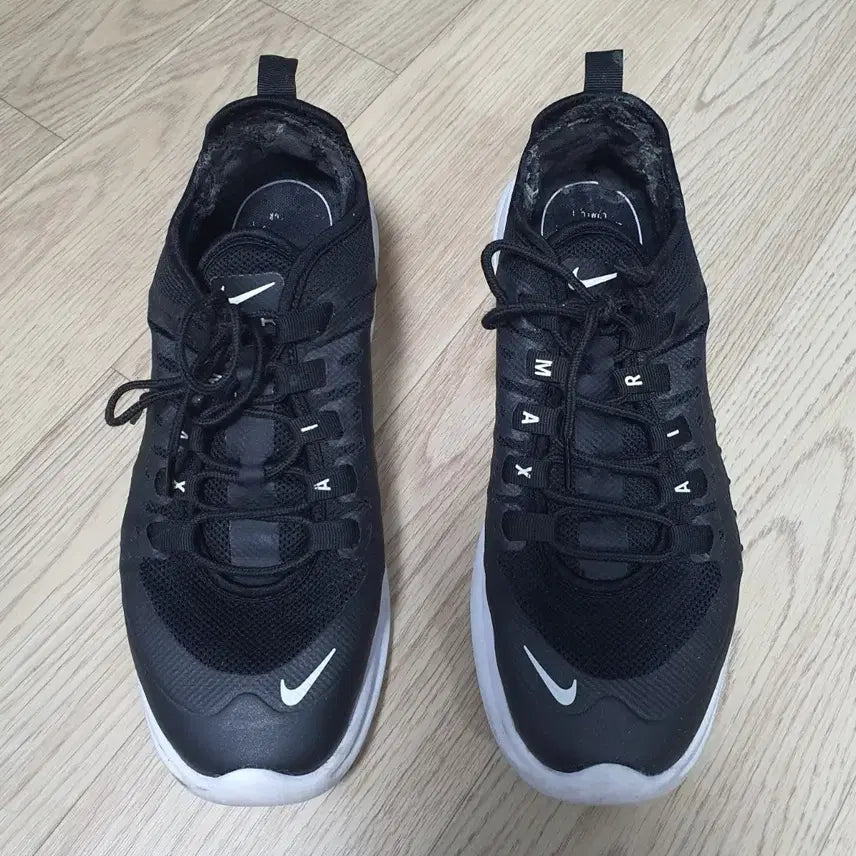 [BUNJANG] Nike Running Shoes (Size 270, Flawed) / 나이키 운동화 (270 하자있음)