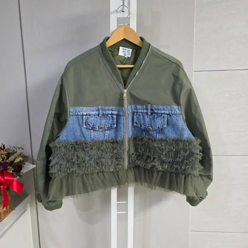 [BUNJANG] Denim Patchwork Frill Bomber Jacket / 봄버 자켓 청배색 프릴 디자인