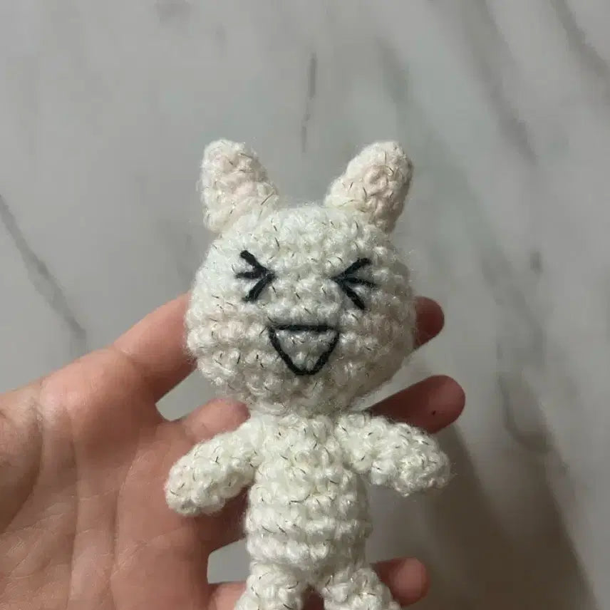 [BUNJANG] Sparkling Yarn Plush Charm with Pink Cheeks / 토로이노우에