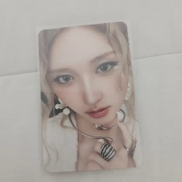 [BUNJANG] IVE GAEUL Full-Shot Photocard / 아이브 가을 얼빡포카 팔아요!!