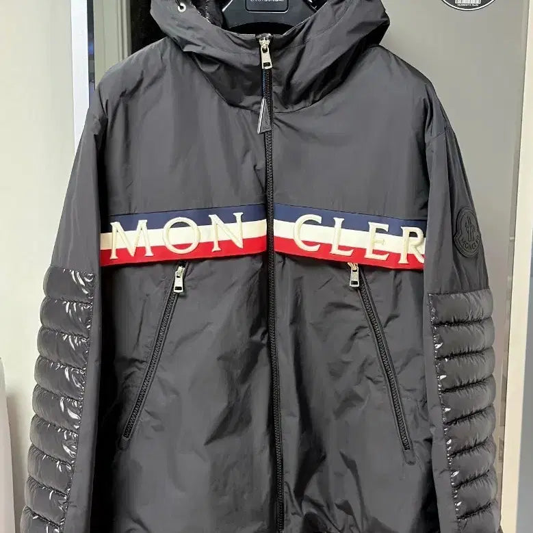[BUNJANG] Moncler Olarugues Hooded Down Jacket Size 3 / 몽클레어 후드패딩 OLARGUES 3사이즈