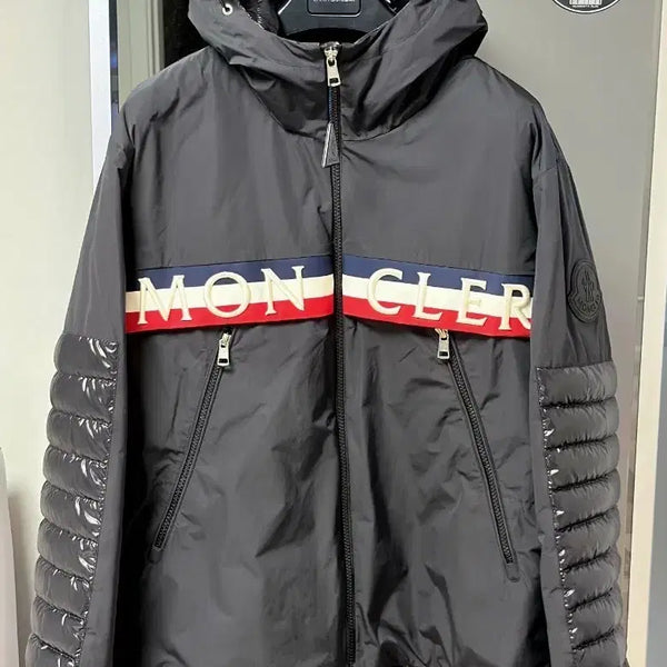 [BUNJANG] Moncler Olarugues Hooded Down Jacket Size 3 / 몽클레어 후드패딩 OLARGUES 3사이즈