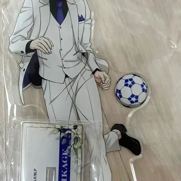 [BUNJANG] Blue Lock Mikage Reo Suit Acrylic Stand / 블루록 정장 모델 아크릴스탠드 미카게 레오