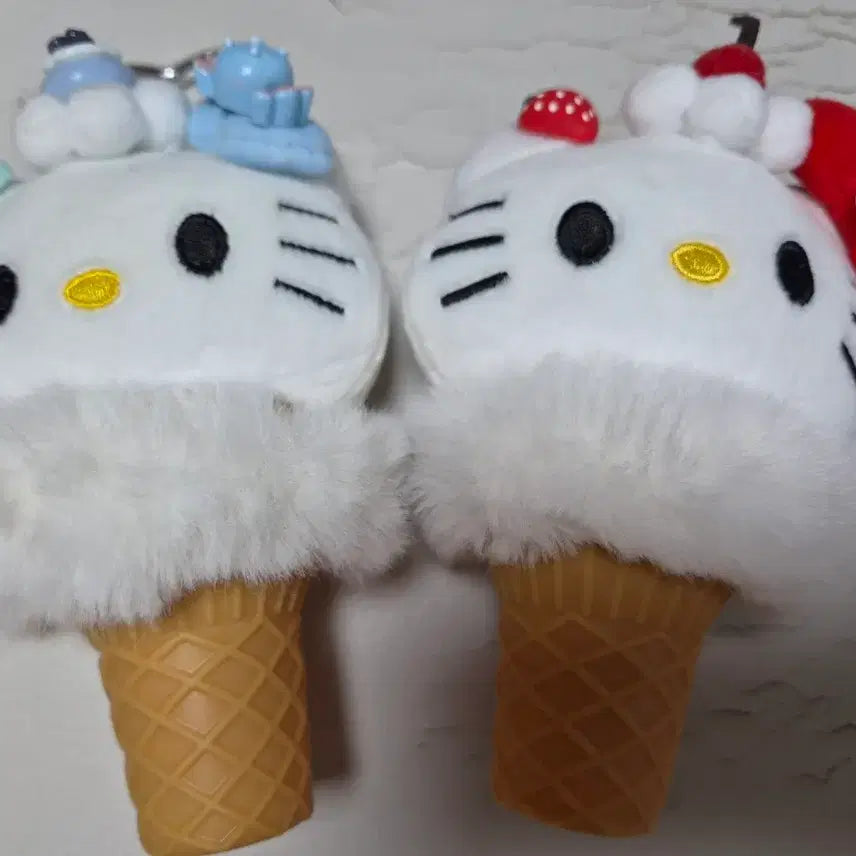 [BUNJANG] Sanrio Hello Kitty Ice Cream Keychain Set / (새상품)산리오 헬로키티 아이스크림 키링 2개 세트
