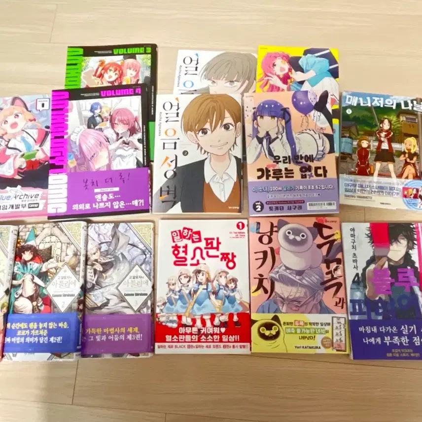 [BUNJANG] Various Manga Titles - Bundle Deals Available / 각종 만화책 판매합니다(매니저의 나날,얼음성벽,봇치 더 록,고깔모자 등)