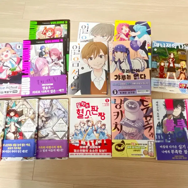[BUNJANG] Various Manga Titles - Bundle Deals Available / 각종 만화책 판매합니다(매니저의 나날,얼음성벽,봇치 더 록,고깔모자 등)