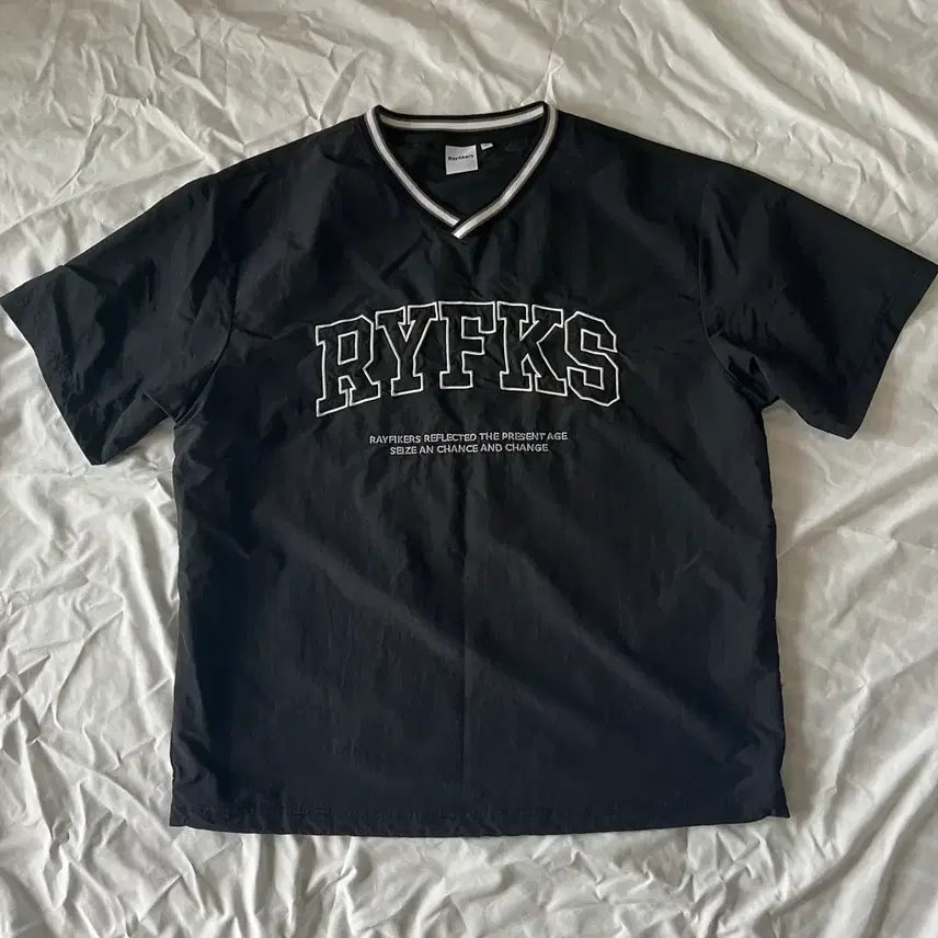 [BUNJANG] Rapikers V-Neck Nylon Short Sleeve T-Shirt / 레이피커스 브이넥 나일론 반팔 티셔츠